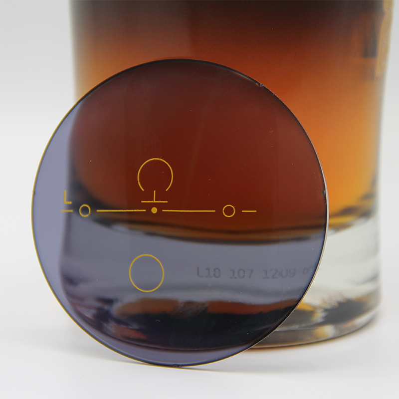 1,56 Photochromes Gleitsichtglas HMCSHMC