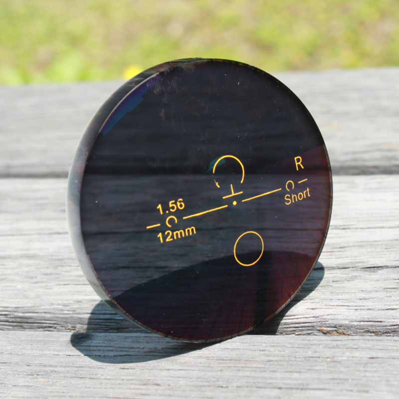 1,56 Photochromes Gleitsichtglas HMCSHMC