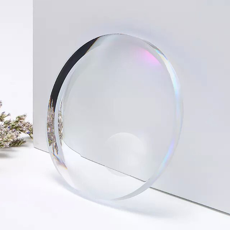 1.499 Halbfertige Bifokallinse mit rundem Oberteil